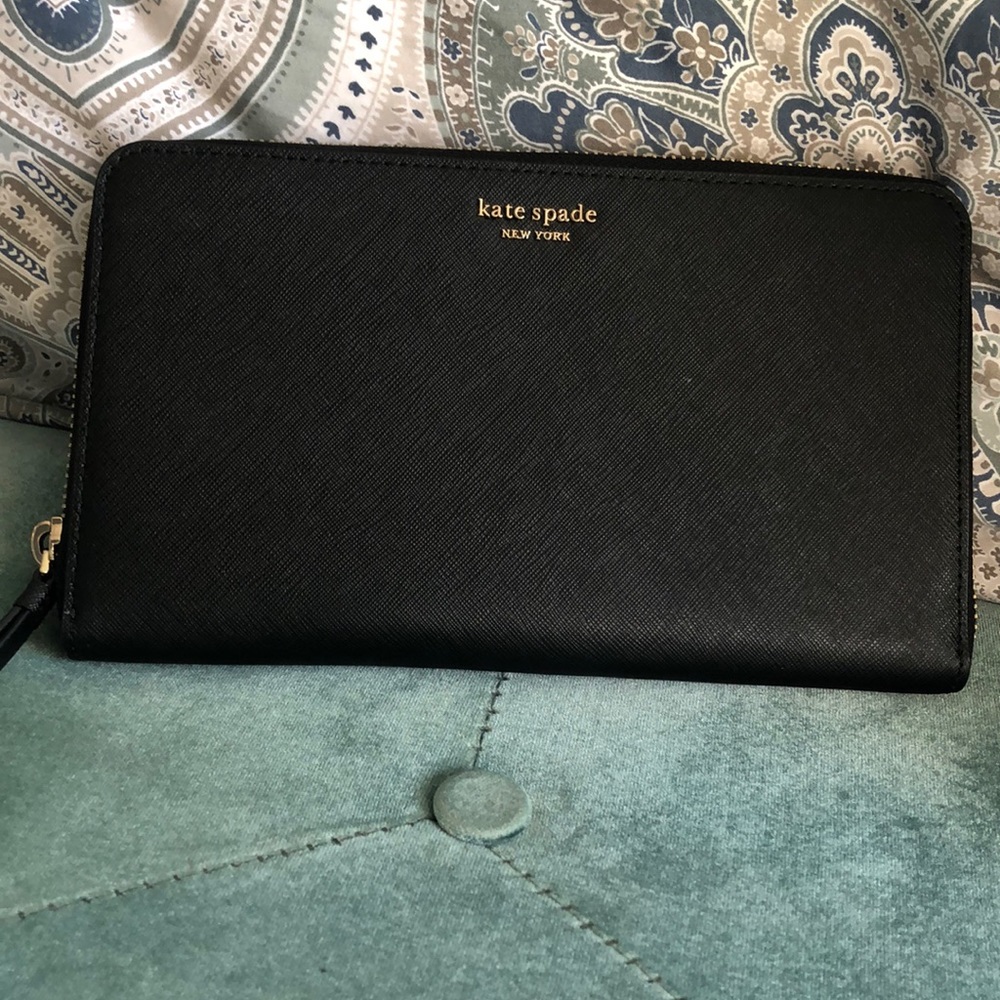 Kate Spade Cameron large travel wallet